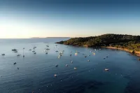 Exceptional villa for rent on the Mediterranean coast.