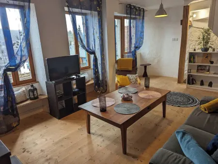 Le Petit Perchoir à Aubusson Отели в г. Крёз