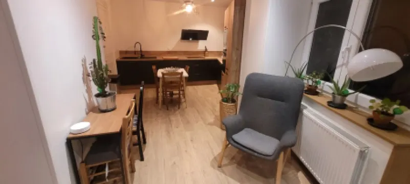 2-bedroom apartment with fully equipped private garden, tourist area and park