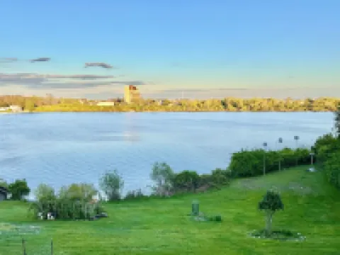 Lakefront two-bed, Approximately 2200 Sq Ft.,two full baths, WiFi and AC