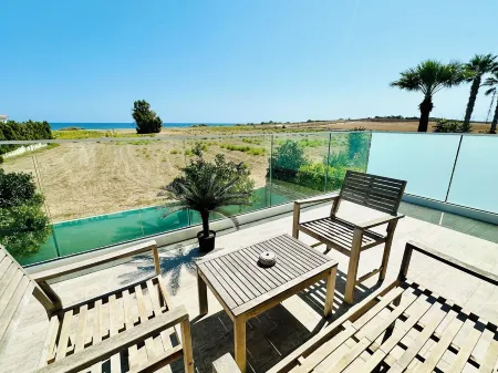 Villa with pool with sea view and 300m walk to the sea