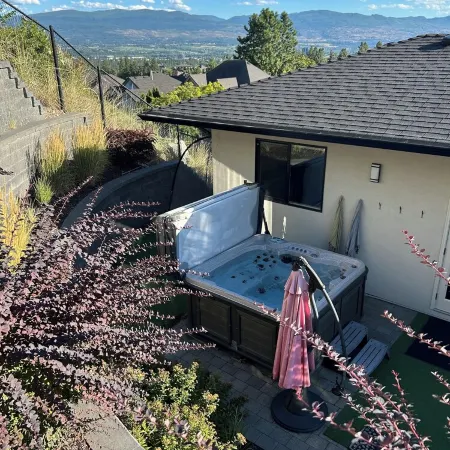 Kelowna Getaway on Knox Mountain Minutes from Downtown.