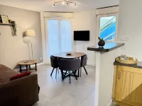 Le Bacquin 21 town center 2 minutes away, train station 700 m away, secure private parking.
