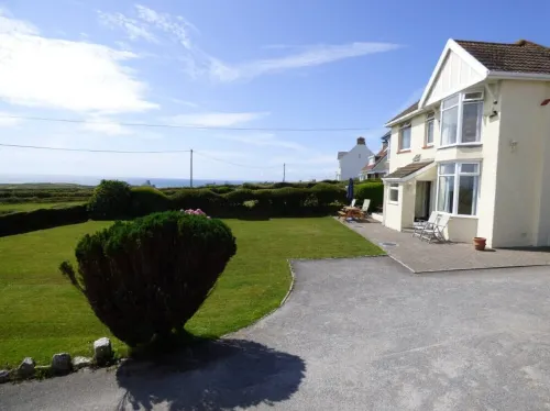 Croeso i Faircroft 5 star self-catering for 2 people with sea views in Rhossili. Hotels in Rhossili