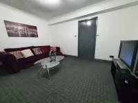 Amazing 5 Bedroom Home Away From Home Hotels in Feltham