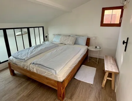 Beach house with charming terrace, 350 m to the beach, modern, WLAN Отели рядом с достопримечательностью «Camping Paradis Soleil d'Oc»