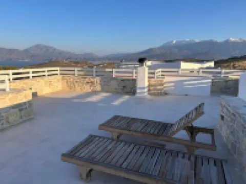 Quiet house in southern Crete, picturesque sea and mountain views, beach within walking distance