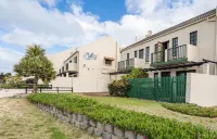 Escape to Our Coastal Oasis: Your Home Away from Home, Just Steps from the Beach Hotels near Port Alfred Masjid