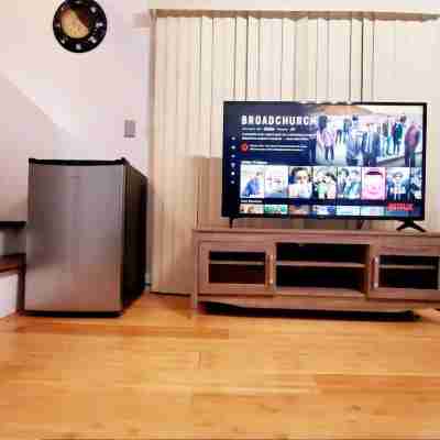 Contemporary Private Studio near Mine Falls Others