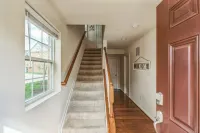 Spacious 4-bedroom townhome in charming Elkridge with WiFi, AC/ Outdoor Playarea Hotels in Elkridge