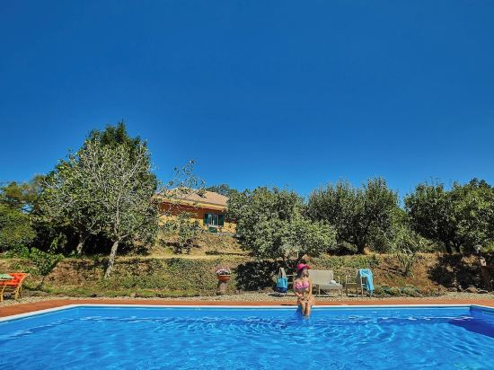 Villa Cocuzzolo - Large Spaces and Private Pool - Fantastic view of Etna and the sea