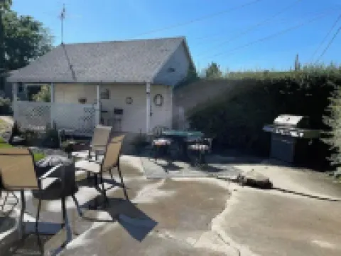 Yote Den across from College of Idaho