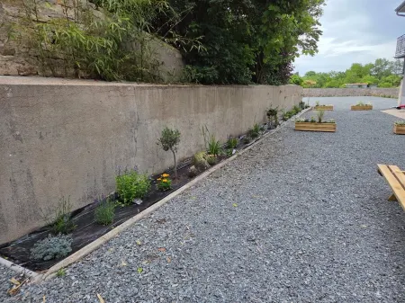 4-star business residence with large private parking area