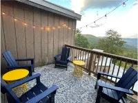 Inviting 2-bedroom chalet with views in Warren - Perfect for a cozy getaway