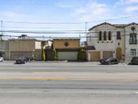 Panoramic Oceanfront Malibu Getaway