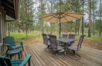 Spacious Sunriver retreat w/hot tub + bikes.  Family + Pet Friendly!