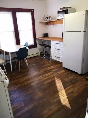 Warm And Cozy 2BR Upper  - Near Brewers and Statefair Hotels in West Allis