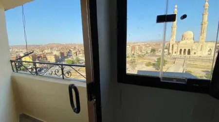 Super Elite apartment - Aswan city center apartments Отели рядом с достопримечательностью «Agha Khan Mausoleum»