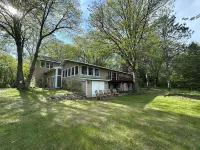 Huge Lakefront 3bd + Loft + 2 Kitchen Cabin on Recreational Bay Lake- Game Room