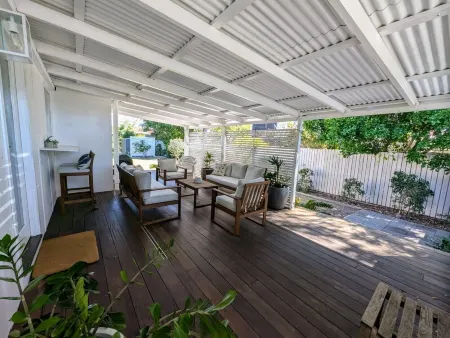 Centrally located "Bargara Beach Cottage"