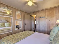 Cozy Caymus Cabin ~ 3 Miles to Callaway Gardens! Hotels in Pine Mountain