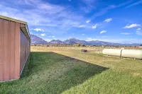 Cozy Cottage Studio Stunning Mountain Views!
