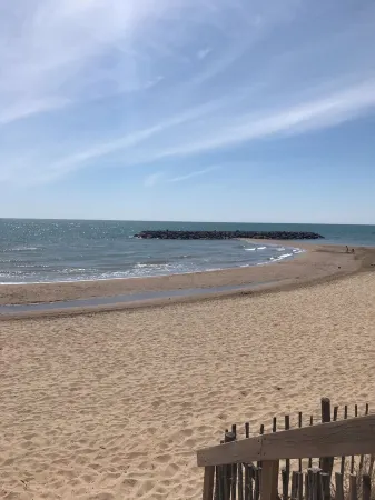 Seaside apartment 35m2 2/4 Pers, terrace, swimming pool, Parking, Secure residence