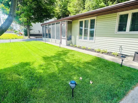 Completely Renovated Home in Parry Sound,with Full Kitchen, Laundry & Gazebo!