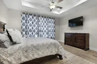 Pristine 3-Bedroom Home Near Canyon Lake! Hotels in Canyon Lake