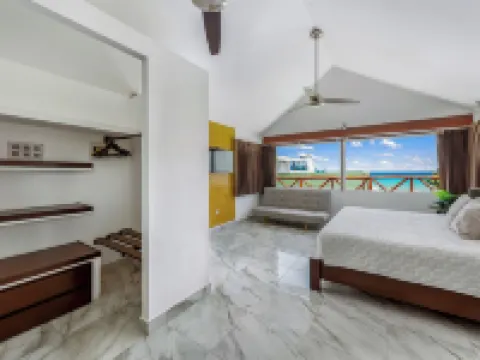 อิลลูชั่น บูทีค โรงแรม โรงแรมในปลายาเดลการ์เมน