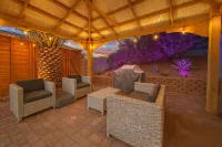 Wknd@Bernie's Private Villa includes enclosed Hot Tub room for Romantic Getaway!