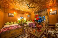 Swan Group of Houseboats, Golden Dal Lake Hotels in Dal Lake