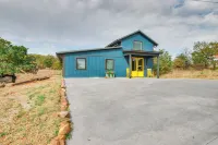 Modern Mtn-view Designer Home in Medicine Park - 3 stjerner