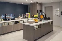Home2 Suites By Hilton Kittery - Breakfast