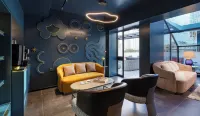 Iconic Hotel - breakfast