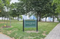 Fed Hill w Deck Walk Score 95 Steps from Harbor