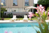 Logis Hôtel & Restaurant Ludik - Pools