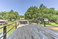 Tool Waterfront Home w/ Hot Tub & Fire Pit! - Homestays
