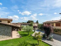 Mansion in Perugia with Pool & Green Hills