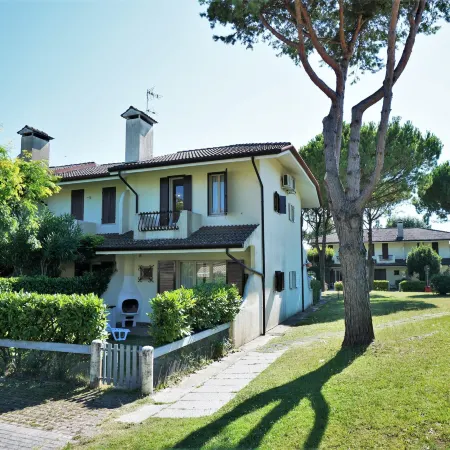 Villa in Caorle near Spiaggia Tartaruga