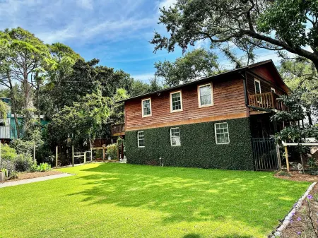 ShadyShack Duplex Ground Floor 1 Block @ Beach on Tidal Creek 3BR 1 Ba sleep 6