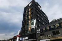 Hotel Bridge Hotels in Yeongdo