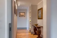 Impressive 4 bedroom apartment in front of Pitti Palace. Piazza Pitti I 佛羅倫斯酒店