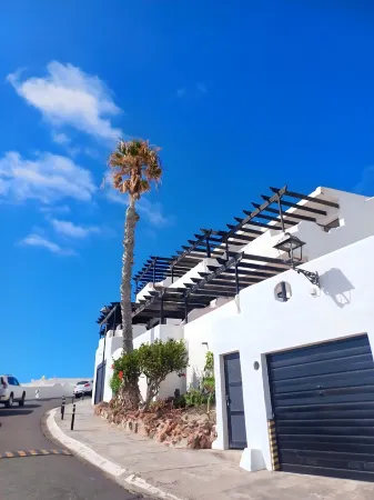 Charming apartment with spectacular oceanfront views.