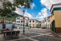 Charming Retreat Machico - 5 min Praia & Centro A