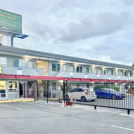 Americas Inn & Suite