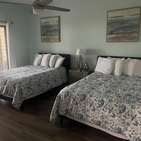 Sunset Beach Beautiful 2 Bedroom Villa 1.5 miles from Sunset Beach