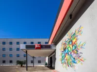 Ibis Cuiabá Shopping Hotel in zona Lazaro Papazian Chau Image and Sound Museum of Cuiaba