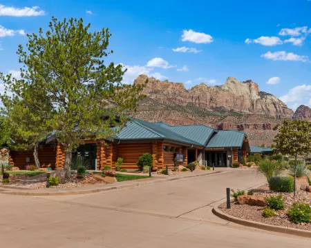 โรงแรมดีโนโวสปริงเดล, Tapestry Collection by Hilton โรงแรมในสปริงเดล