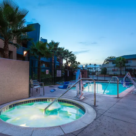 Holiday Inn OCEANSIDE CAMP PENDLETON AREA by IHG